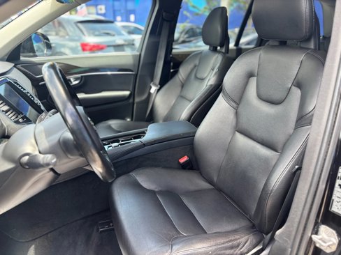 Used 2018 Volvo XC90 T6 Momentum w/ Convenience Package image 18