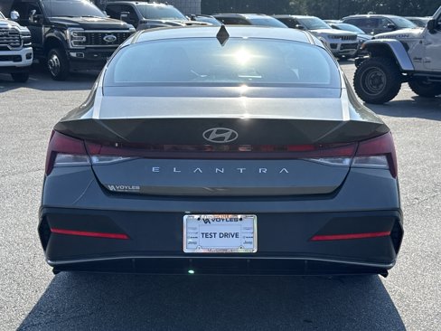 Used 2024 Hyundai Elantra SEL image 7
