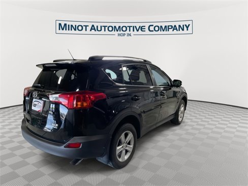 Used 2013 Toyota RAV4 XLE image 8