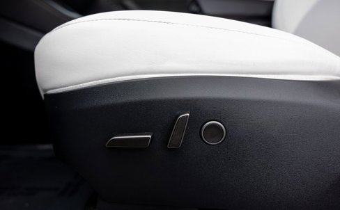 Used 2024 Tesla Model Y Performance image 13