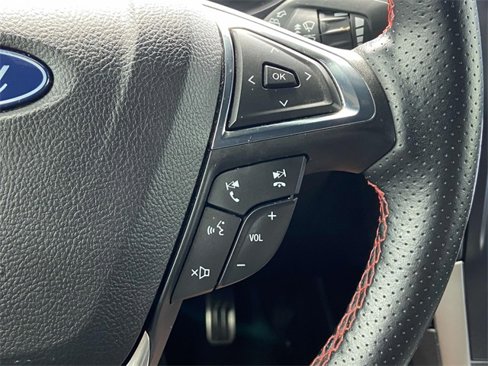 Used 2022 Ford Edge ST-Line image 16