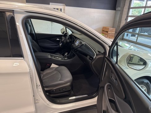 Used 2019 Buick Envision Essence image 12