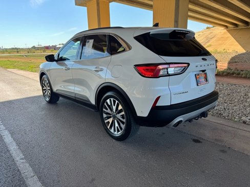 Used 2020 Ford Escape Titanium image 5