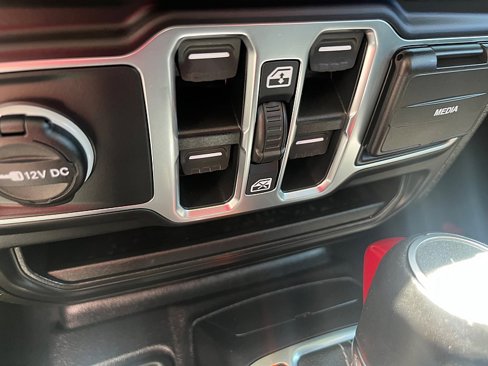 Used 2021 Jeep Wrangler Unlimited Sahara w/ Uconnect 4C Nav & Sound Group image 32