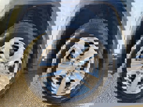 Used 2022 Jeep Compass Latitude image 2