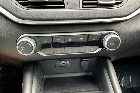 Used 2020 Nissan Altima 2.5 SR w/ Premium Package image 14