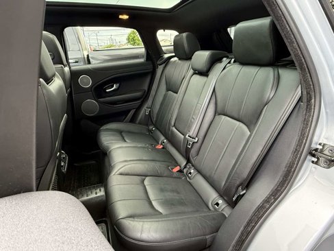 Used 2018 Land Rover Range Rover Evoque SE image 5
