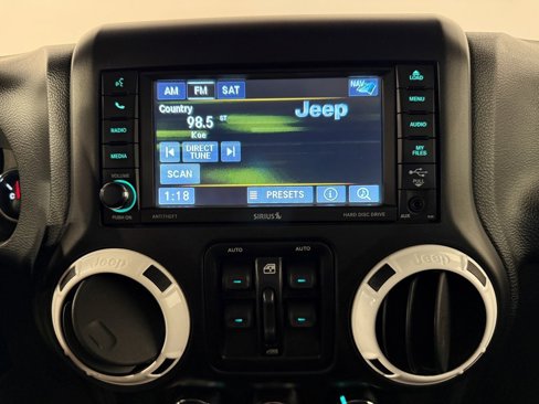 Used 2015 Jeep Wrangler Unlimited Sahara image 17