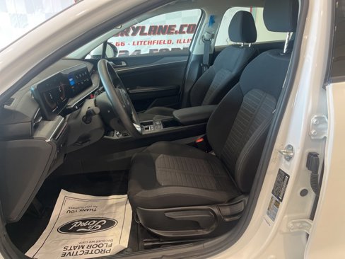 Used 2025 Kia K5 LXS image 9
