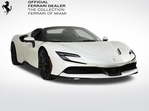 Used 2024 Ferrari SF90 Spider image 1