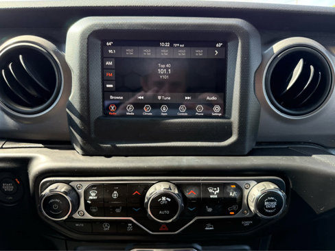 Used 2021 Jeep Gladiator Sport image 17