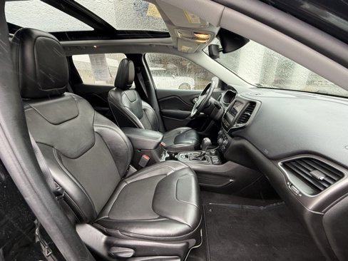 Used 2021 Jeep Cherokee Latitude Plus w/ Sun & Sound Group image 21