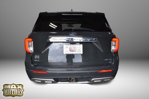 Used 2022 Ford Explorer XLT w/ Equipment Group 202A image 12