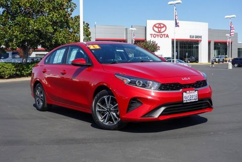 Used 2023 Kia Forte LXS w/ LXS Technology Package image 4