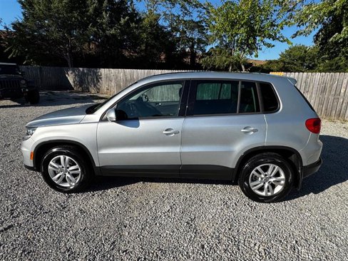 Used 2013 Volkswagen Tiguan S image 3