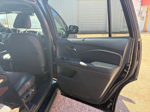 Used 2020 Honda Pilot Black Edition image 40