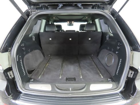 Used 2017 Jeep Grand Cherokee Limited w/ Luxury Group II image 29