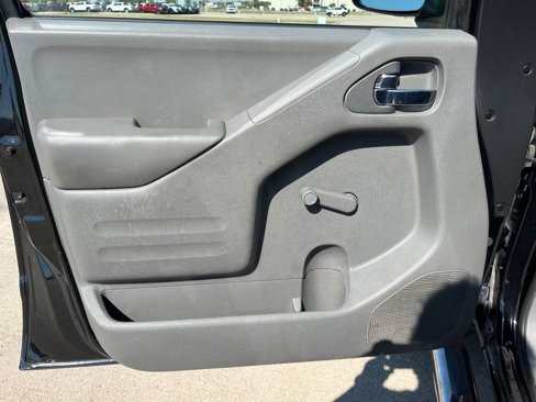 Used 2016 Nissan Frontier S image 13