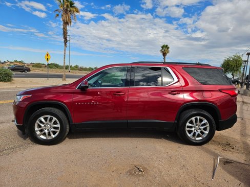 Used 2020 Chevrolet Traverse LT w/ Driver Confidence II Package image 2