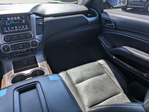 Used 2019 Chevrolet Suburban LT image 19