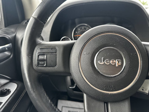 Used 2014 Jeep Compass Latitude image 26