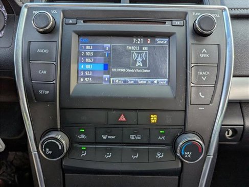 Used 2017 Toyota Camry SE image 14