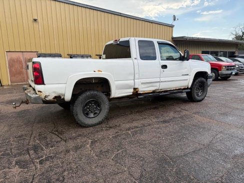 Used 2004 Chevrolet Silverado 2500 LS w/ Snow Plow Prep Package image 7