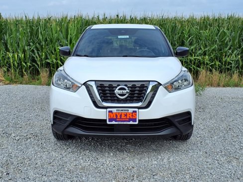 Used 2020 Nissan Kicks S image 3