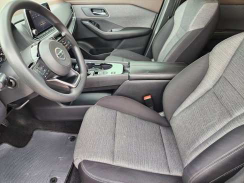 Used 2021 Nissan Rogue SV image 14