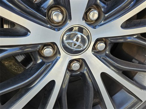 Used 2018 Toyota Camry SE image 10
