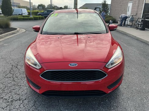 Used 2017 Ford Focus SE w/ Cold Weather Package image 9