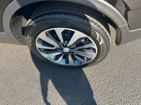 Used 2021 Buick Encore Preferred w/ Safety Package image 33