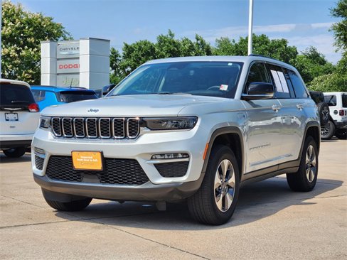 Used 2023 Jeep Grand Cherokee 4WD 4xe image 3