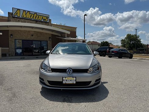 Used 2015 Volkswagen Golf S image 2