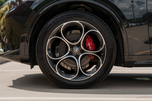Used 2024 Alfa Romeo Stelvio Veloce image 30