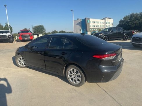 Used 2023 Toyota Corolla LE image 5