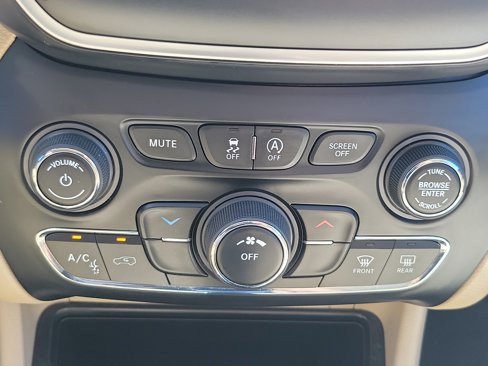 Used 2019 Jeep Cherokee Latitude w/ Popular Appearance Group image 23
