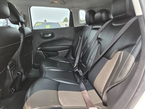 Used 2021 Jeep Compass Latitude image 28