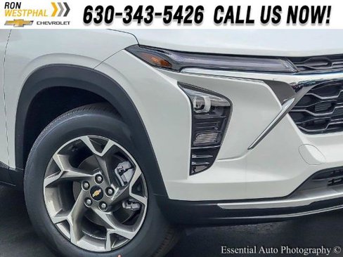 New 2025 Chevrolet Trax LT w/ LT Convenience Package image 3
