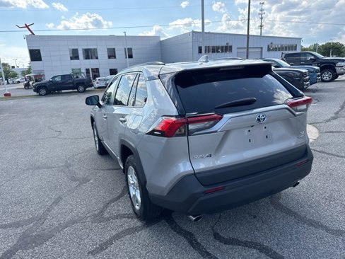 Used 2021 Toyota RAV4 XLE image 9