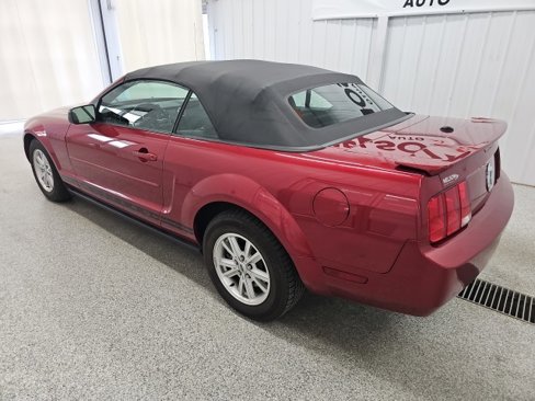 Used 2007 Ford Mustang Premium image 9