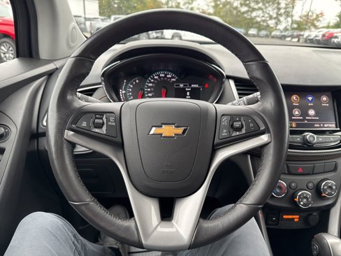 Used 2022 Chevrolet Trax LT w/ Sport Edition image 21