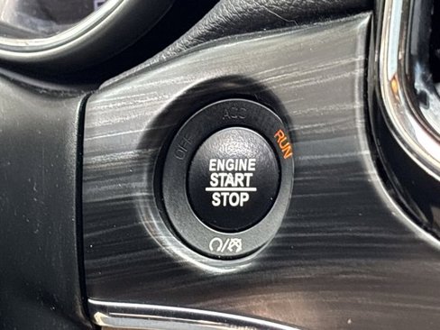 Used 2020 Jeep Grand Cherokee Limited w/ Luxury Group II image 17