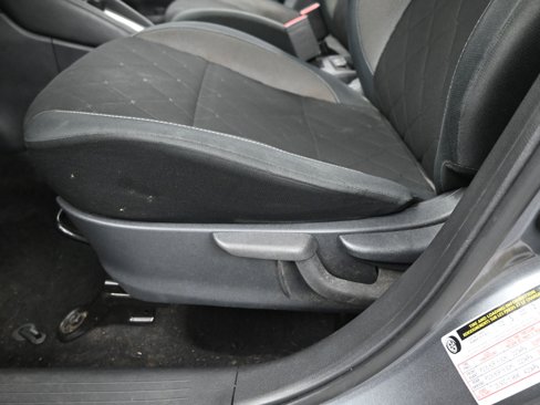 Used 2019 Nissan Kicks S image 11