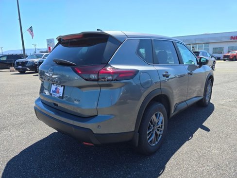 New 2025 Nissan Rogue S image 4