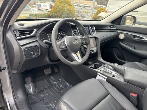 New 2025 INFINITI QX50 Luxe image 13