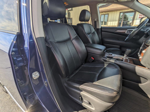 Used 2018 Nissan Pathfinder Platinum w/ Cargo Package image 14
