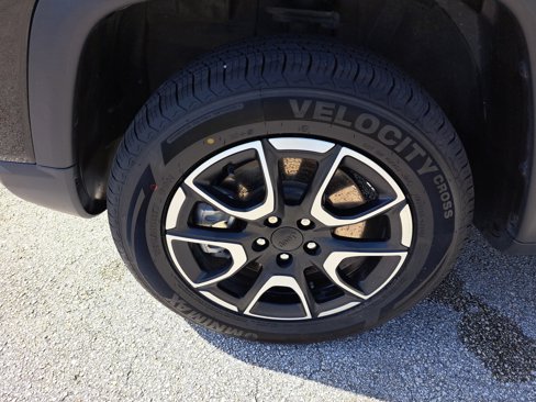 Used 2024 Jeep Compass Trailhawk image 16