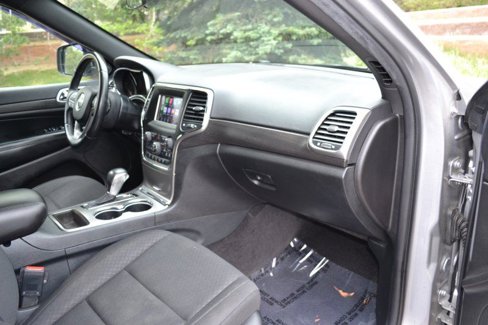 Used 2018 Jeep Grand Cherokee Laredo image 26