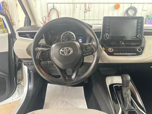 Used 2021 Toyota Corolla LE image 13